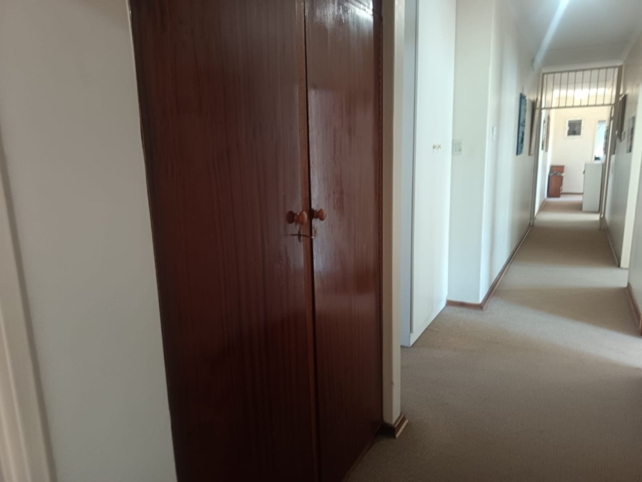 4 Bedroom Property for Sale in Heuwelsig Northern Cape